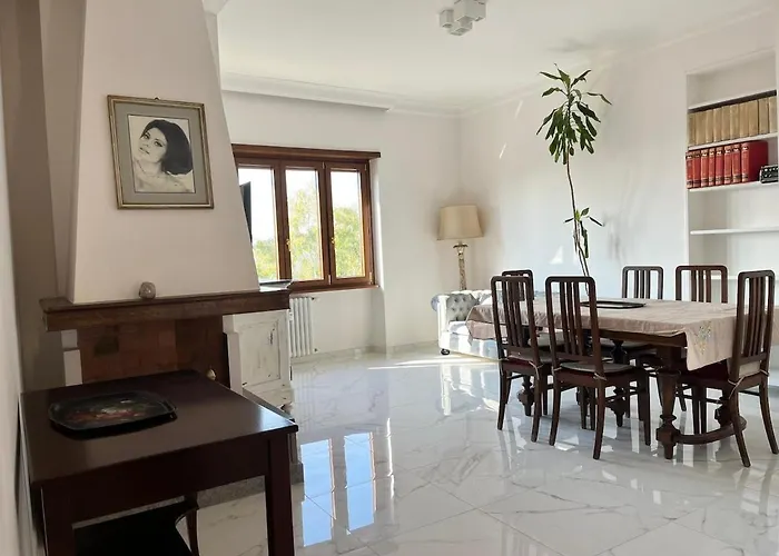 Holidays In At Luigi's Appartamento Roma